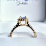 Pierścionek z tanzanitem i diamentami